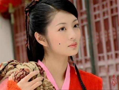 女主穿越娱乐圈觉醒吃瓜系统,女主觉醒吃瓜系统，开启娱乐圈风云录  第2张