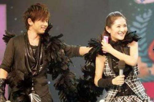 张杰谢娜互相爆料视频,揭秘娱乐圈夫妻日常 第2张 张杰谢娜互相爆料视频,揭秘娱乐圈夫妻日常 第2张