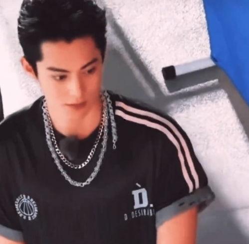 王鹤棣爆料搞笑视频,笑料百出引网友热议  第3张